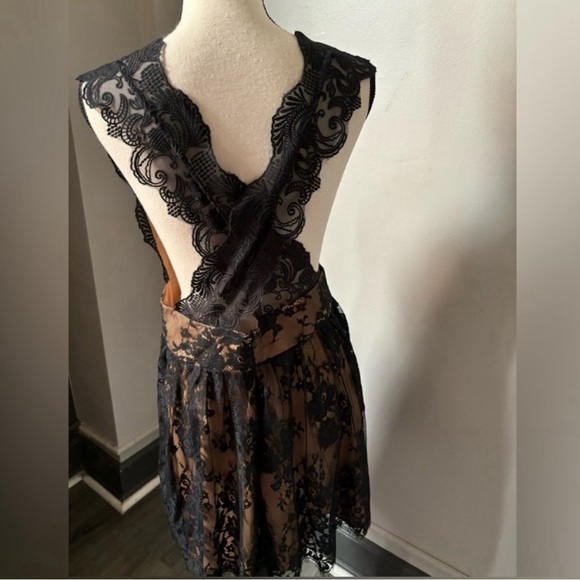 Majorelle Moonlit Black Lace Criss Cross Mini Dress size size large - Picture 5 of 6